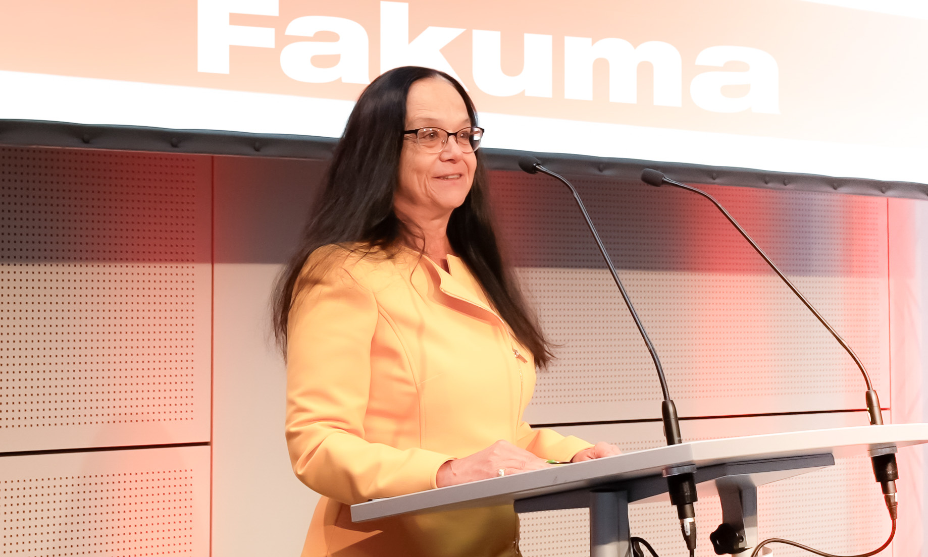 Schall Messen Fakuma Pressekonferenz Frau Schall
